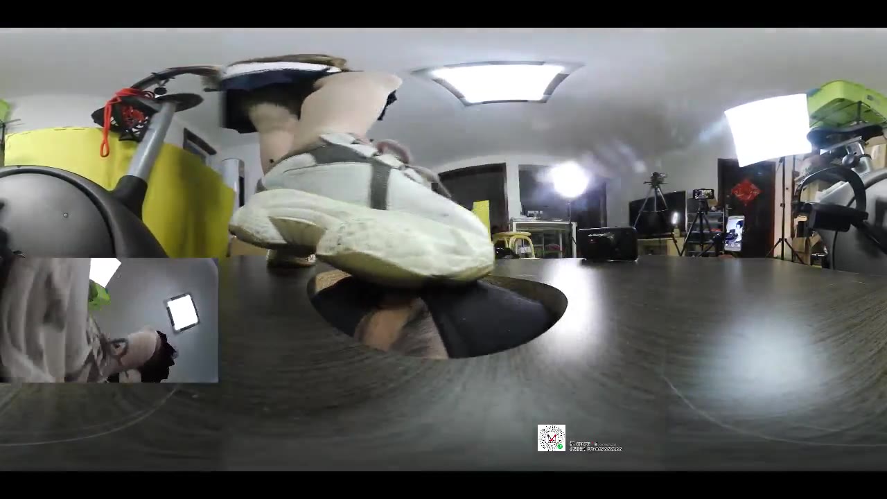 VR face floor, full language humiliation, cotton socks, thick stockings, smelly socks, stepping on the face, suffocating torture